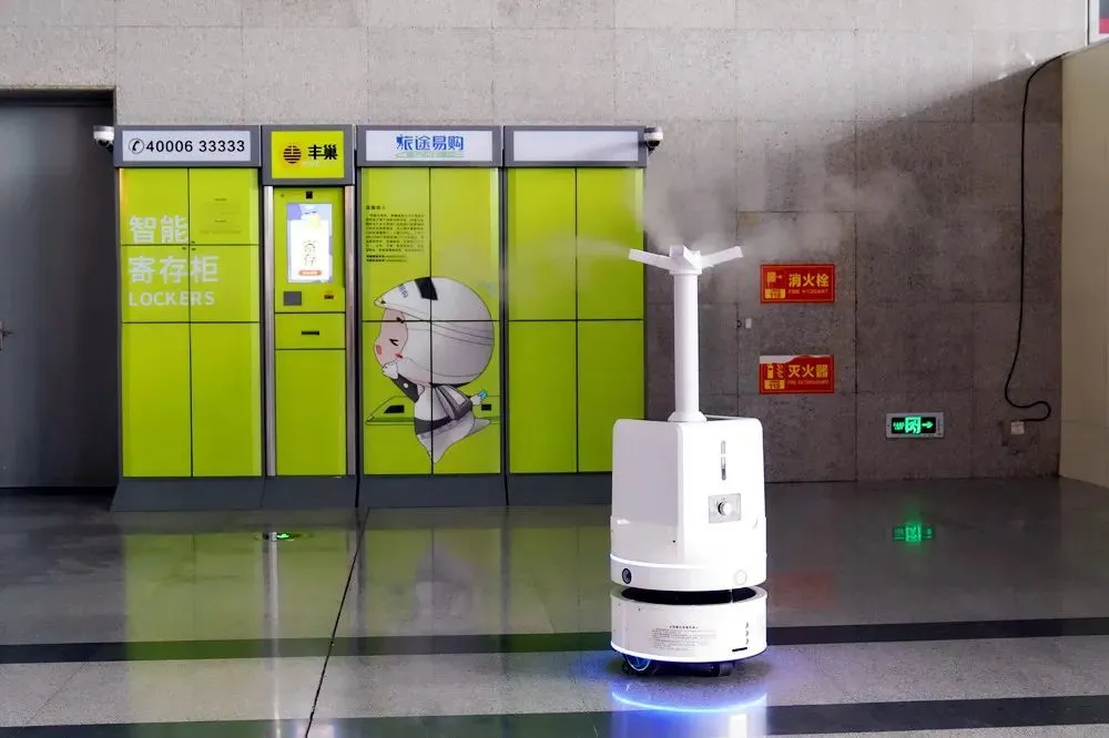 智能餐饮服务机器人_智能餐饮机器人视频_新乡智能餐饮机器人厂家